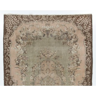 Vintage Anatolian Oushak Rug with Floral Medallion Design. Hand-Knotted Wool Carpet Vintage Anatolian Oushak Rug with Floral Medallion Design. Hand-Knotted Wool Carpet