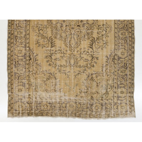 Hand-Knotted Anatolian Area Rug with Medallion Design. Vintage Carpet for Rustic, Country Homes