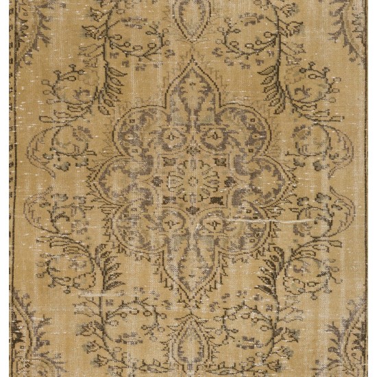 Hand-Knotted Anatolian Area Rug with Medallion Design. Vintage Carpet for Rustic, Country Homes