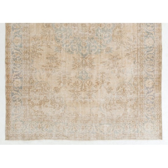 Hand Knotted Vintage Medallion Design Anatolian Rug in Neutral Colors Hand Knotted Vintage Medallion Design Anatolian Rug in Neutral Colors