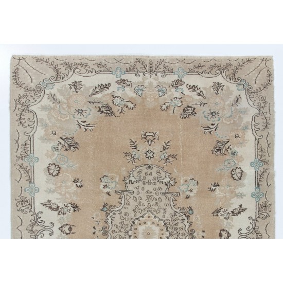 MidCentury French Baroque Style Floral Rug. Elegant Design MidCentury French Baroque Style Floral Rug. Elegant Design