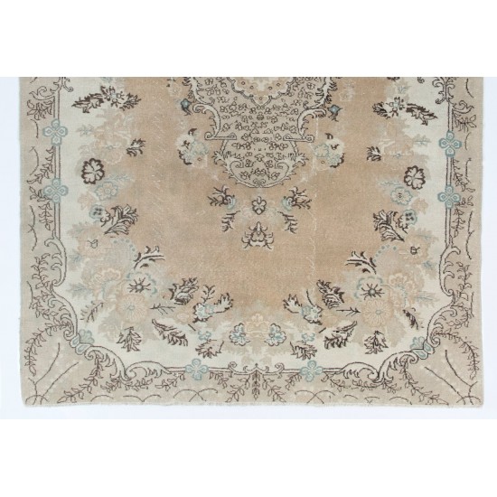 MidCentury French Baroque Style Floral Rug. Elegant Design MidCentury French Baroque Style Floral Rug. Elegant Design
