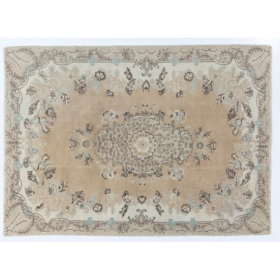 MidCentury French Baroque Style Floral Rug. Elegant Design MidCentury French Baroque Style Floral Rug. Elegant Design