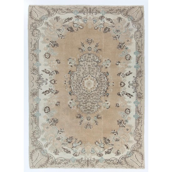 MidCentury French Baroque Style Floral Rug. Elegant Design MidCentury French Baroque Style Floral Rug. Elegant Design