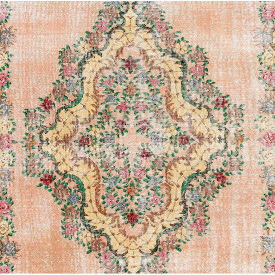 Distressed Vintage Floral Ghiordes Rug Distressed Vintage Floral Ghiordes Rug