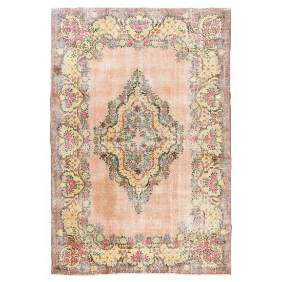 Distressed Vintage Floral Ghiordes Rug Distressed Vintage Floral Ghiordes Rug