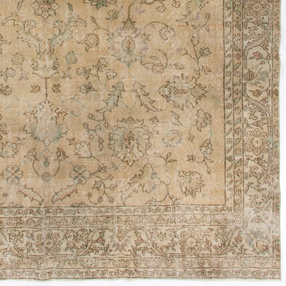 Vintage Handmade Turkish Oushak Rug. Floor Covering Vintage Handmade Turkish Oushak Rug. Floor Covering