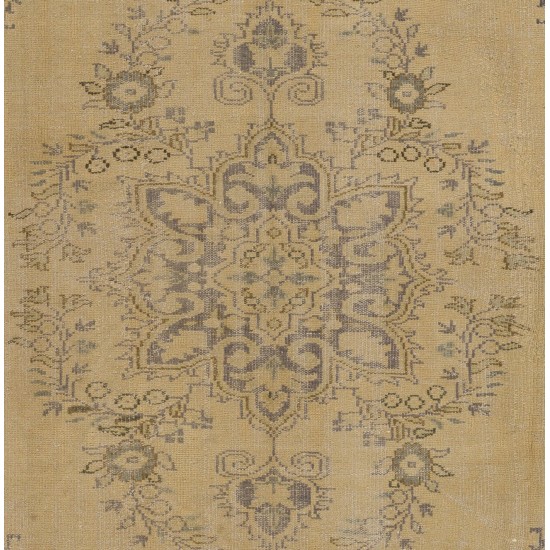 Mid-Century Hand-Knotted Turkish Area Rug. Vintage Oushak Carpet in Soft Colors. Very Good Condition Mid-Century Hand-Knotted Turkish Area Rug. Vintage Oushak Carpet in Soft Colors. Very Good Condition
