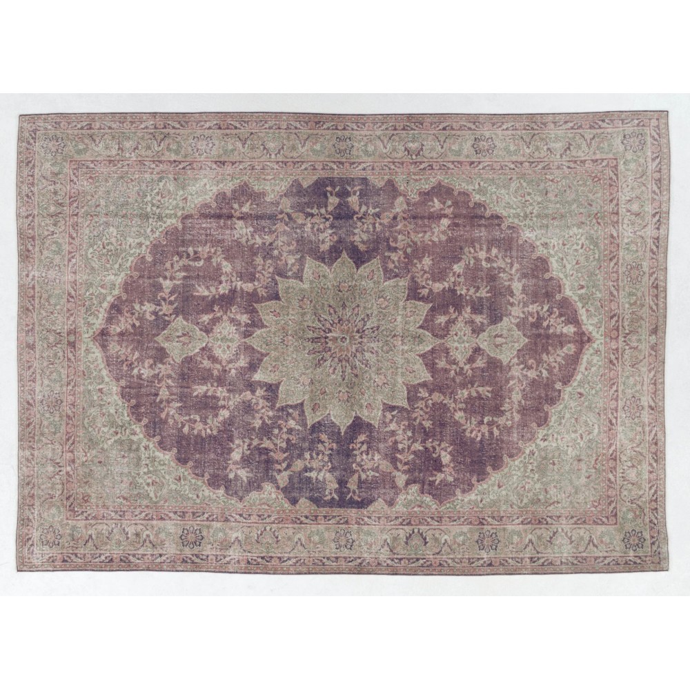Hand-Knotted Turkish Area Rug. Vintage Oushak Carpet in Soft Colors. Very Good Condition