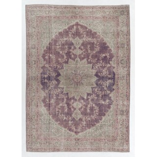 Hand-Knotted Turkish Area Rug. Vintage Oushak Carpet in Soft Colors. Very Good Condition