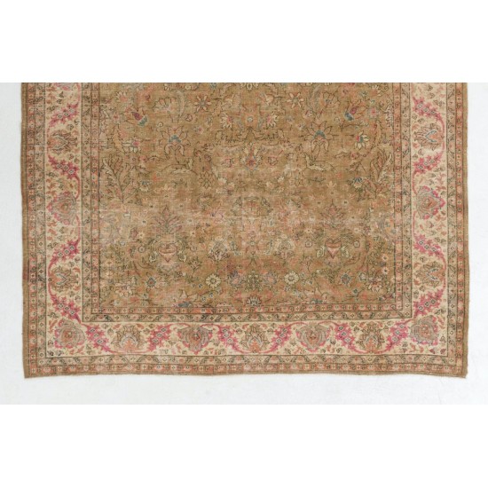 Exquisite Vintage Floral Design Anatolian Rug in Soft Colors Exquisite Vintage Floral Design Anatolian Rug in Soft Colors