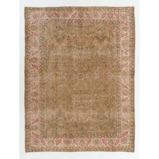 Exquisite Vintage Floral Design Anatolian Rug in Soft Colors Exquisite Vintage Floral Design Anatolian Rug in Soft Colors