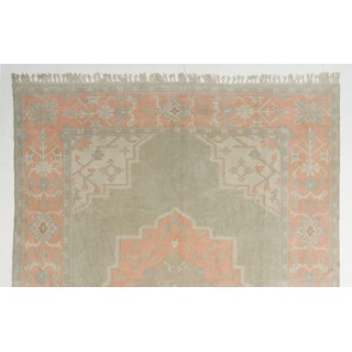 Vintage Oushak Rug in Sage Green & Soft Salmon with Geometric Medallion, 100% Wool, Natural Dyes. Handknotted Turkish Carpet Vintage Oushak Rug in Sage Green & Soft Salmon with Geometric Medallion, 100% Wool, Natural Dyes. Handknotted Turkish Carpet