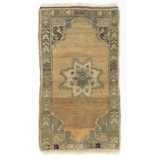 Vintage Turkish Small Area Rug. Rustic Seat Cover. Handknotted Door Mat