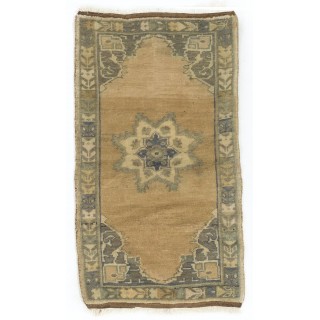 Vintage Turkish Small Area Rug. Rustic Seat Cover. Handknotted Door Mat
